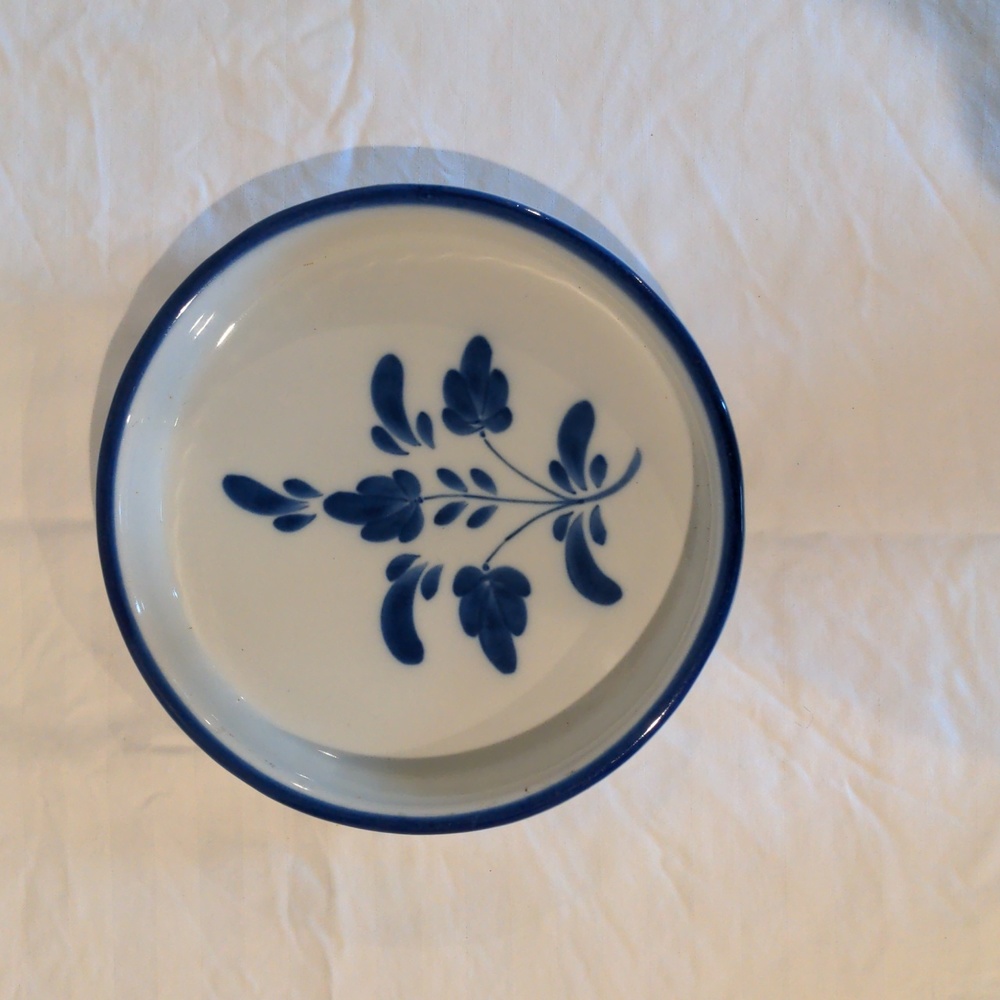 Viana Do Castelo Blue & White hand painted pottery - Picture 4 of 7